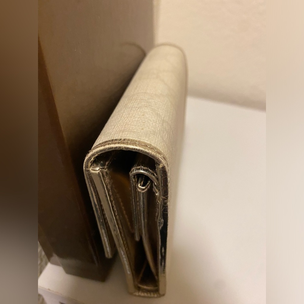 Gucci Beige Monogram Small Fold Wallet with Metallic Trim - Picture 3 of 16